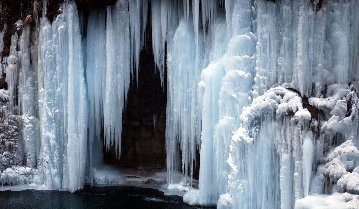 Camping Ambience On A Winter Night With An Aurora View | Crackling Fire, Owl, Water Sounds