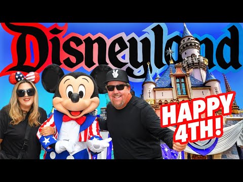 Celebrating 4th of July at Disneyland 2023!! Patriotic New Foods, Meeting Mickey & Tons of FUN!