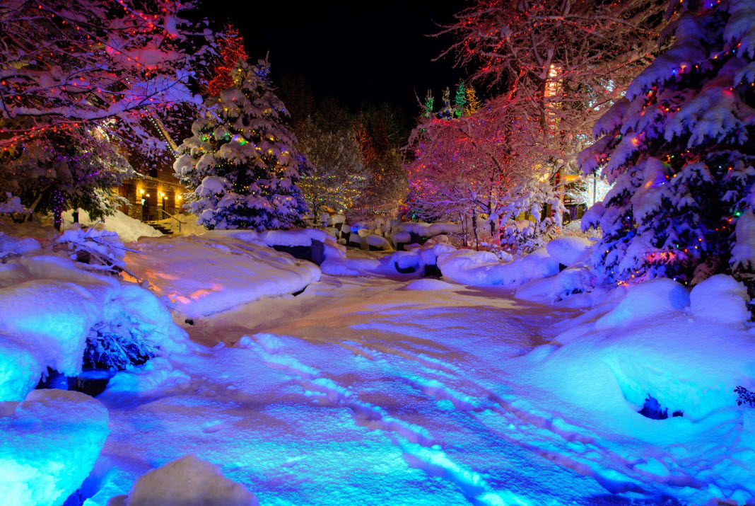 4K HDR // Relaxing night walk in snowy village of Niseko, Hokkaido, Japan