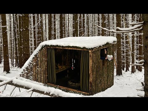 Moss roof Cabin under Snowstorm Woods │ SAMOVAR │Winter Bushcraft Camp